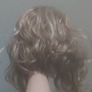 High quality Synthetic wig with shampoo and condit